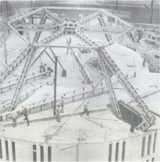 Estructura de Espacio de Exhibicion construida con Arq. Agustin Hernandez